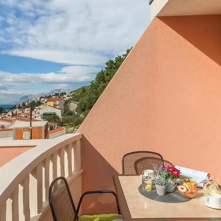 Cozy In With Kitchen Apartment Baška Voda